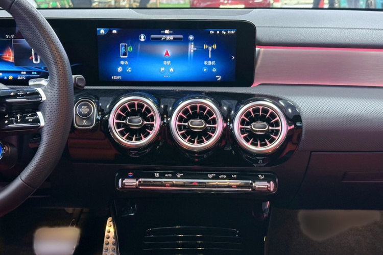 奔驰A级AMG 2024款 改款 AMG A 35 L 4MATIC中控内饰7010