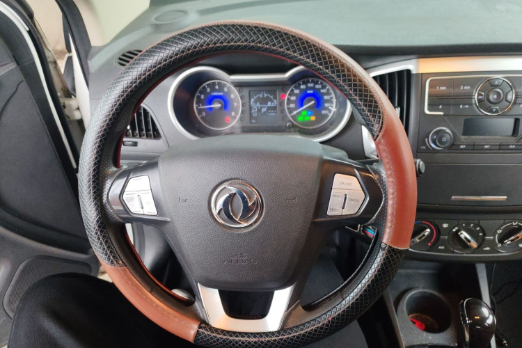 东风风神AX3 2016款 1.5L 自动尚酷型中控内饰13