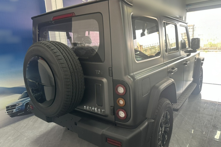 212 T01 2024款 2.0T 机械师车身外观6003