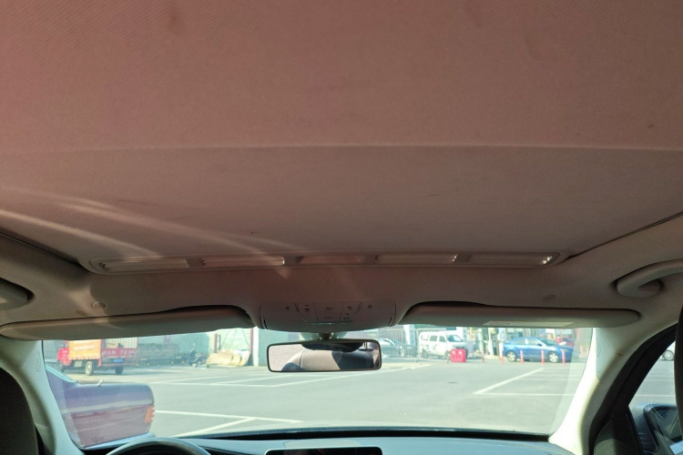 奔驰C级 2019款 C 180 L 时尚型运动版中控内饰22