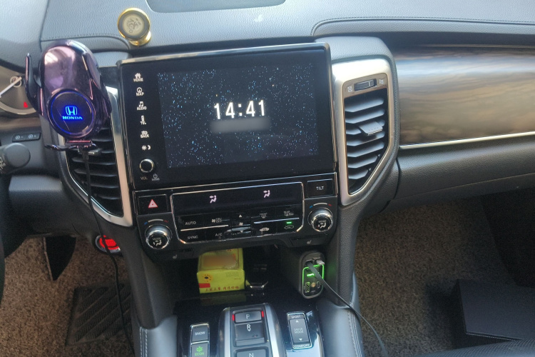 本田UR-V 2017款 370TURBO 两驱尊贵版 国V局部细节16