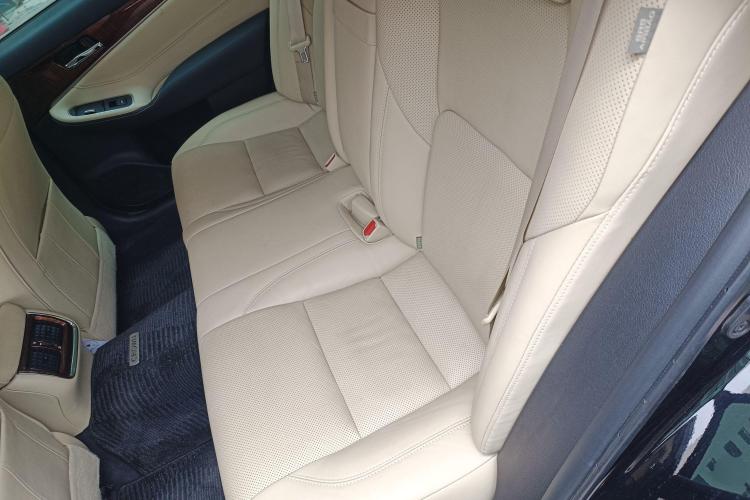 丰田 皇冠 2015款 2.5L 智享版中控内饰21