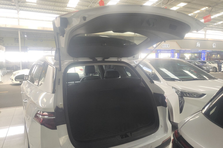 比亚迪 宋Pro 2019款 1.5T 自动精英型机舱底盘23