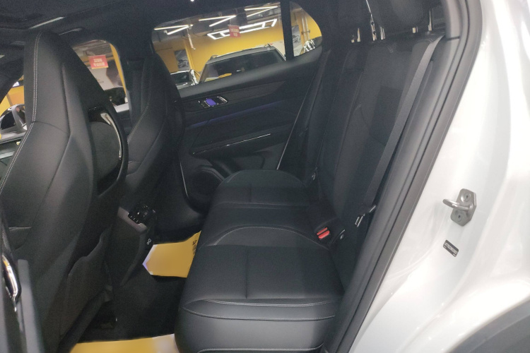 领克01 2023款 1.5TD EM-F PM中控内饰7004