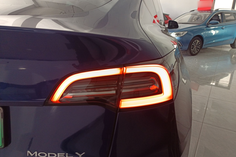 特斯拉 Model Y 2022款 长续航全轮驱动版车身外观6006