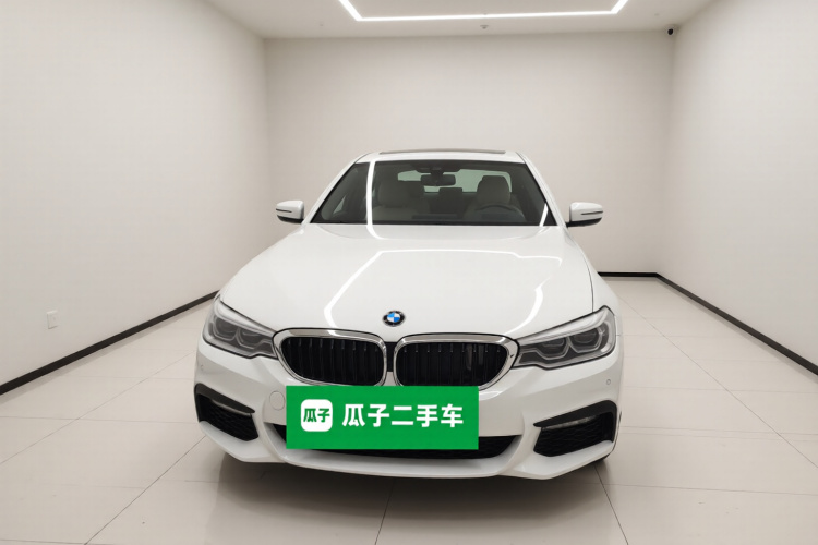 宝马5系 2018款 改款 530Li 领先型 M运动套装车身外观2