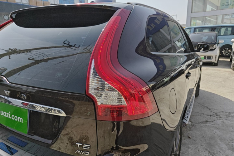 沃尔沃XC60 2017款 T5 AWD 智远升级版车身外观9