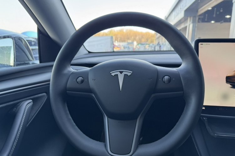 特斯拉 Model Y 2024款 后轮驱动版中控内饰7007