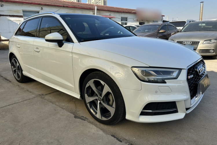 奥迪A3 2017款 Sportback 35 TFSI 运动型车身外观6004