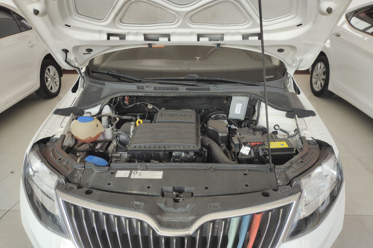 斯柯达 昕锐 2018款 1.6L 自动舒适版机舱底盘24