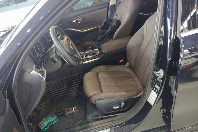 宝马3系 2023款 320Li M运动套装局部细节19