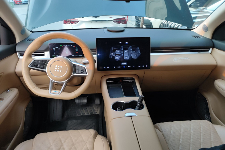 蓝电E5 PLUS 2026款 165km 长续航先享版Ultra 7座中控内饰7002