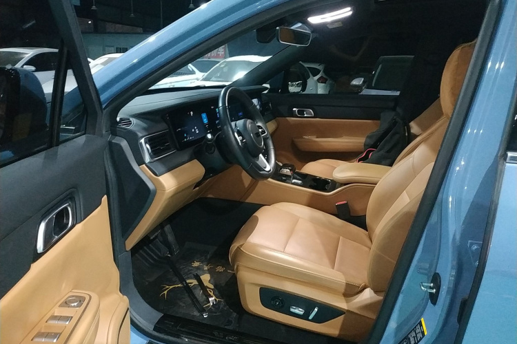 理想汽车 理想ONE 2021款 增程6座版中控内饰20