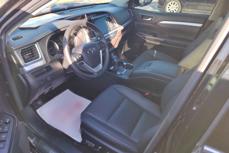 丰田 汉兰达 2021款 2.0T 四驱豪华版 7座局部细节19