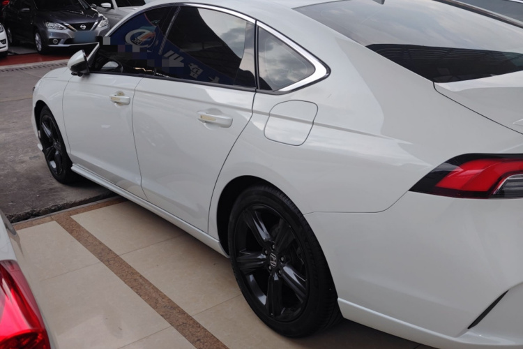 本田 英仕派 2023款 260TURBO 精致版车身外观4