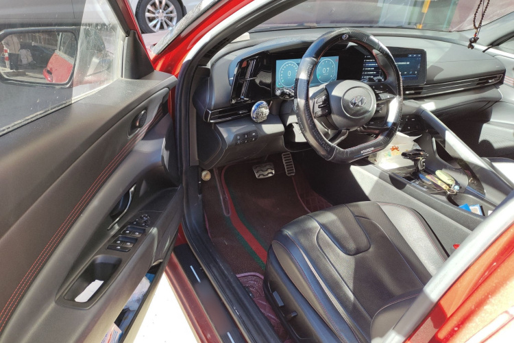 现代 伊兰特 2022款 240TGDi DCT TOP旗舰版中控内饰20