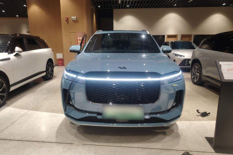 理想汽车 理想ONE 2021款 增程6座版车身外观2