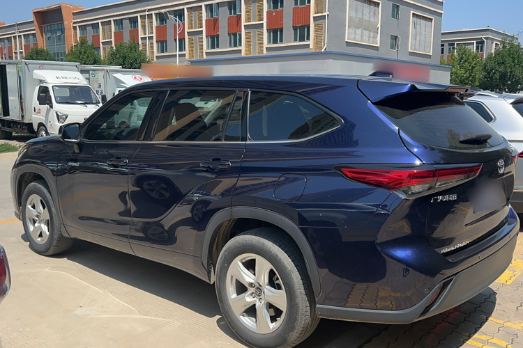 丰田 汉兰达 2022款 双擎 2.5L 两驱精英版 5座车身外观6005