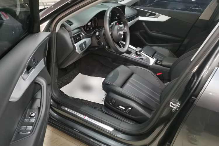 奥迪A4L 2024款 40 TFSI 时尚动感型中控内饰20