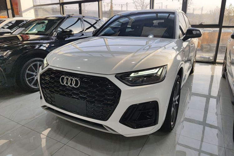 奥迪Q5L 2022款 40T 豪华动感型车身外观1