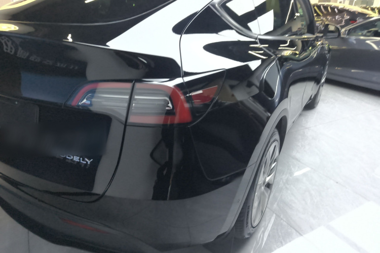 特斯拉 Model Y 2022款 后轮驱动版车身外观6006