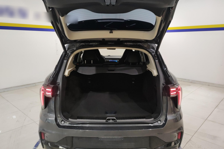 领克01 2023款 2.0TD 两驱型Pro机舱底盘23