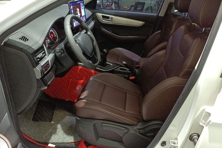 东风风行 风行T5 2024款 盛世款 1.6L 手动寻梦版 五座局部细节19