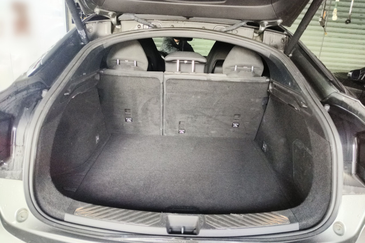 领克05 2020款 2.0TD 四驱劲Halo机舱底盘23