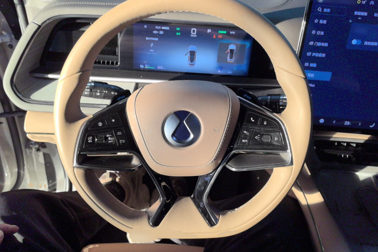 腾势N7 2023款 长续航性能版中控内饰13