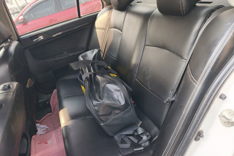 三菱 翼神 2013款 时尚版 1.8L 手动舒适型中控内饰21