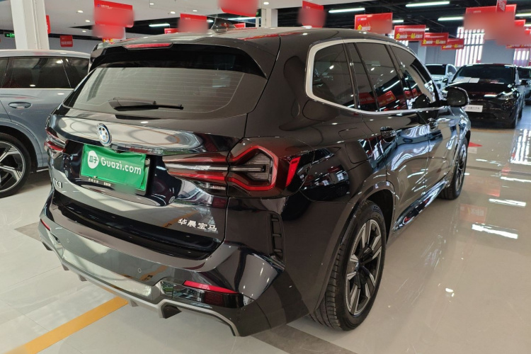 宝马iX3 2022款 改款 领先型车身外观7