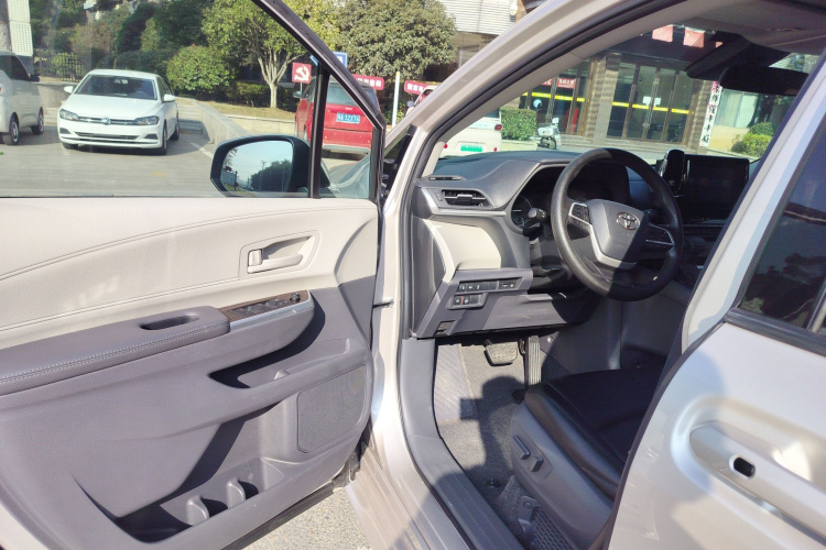 丰田 赛那SIENNA 2021款 2.5L混动 舒适版中控内饰20