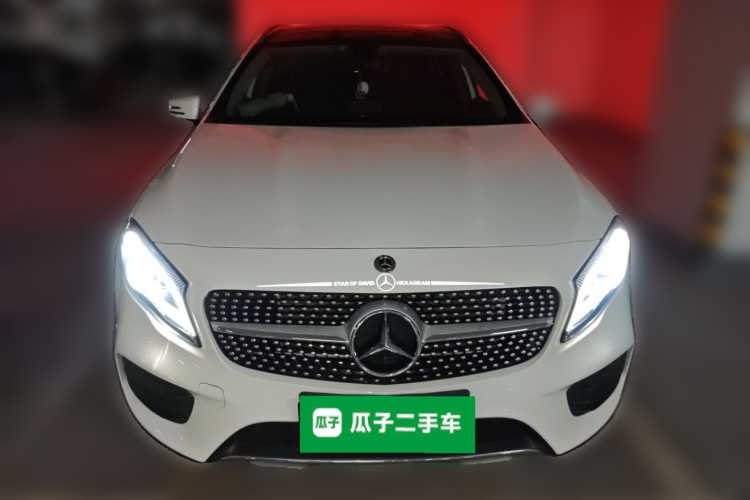 奔驰GLA 2019款 GLA 200 时尚型车身外观2