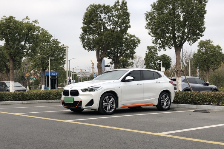 宝马X2 2020款 sDrive25i 领先型M运动套装车身外观1