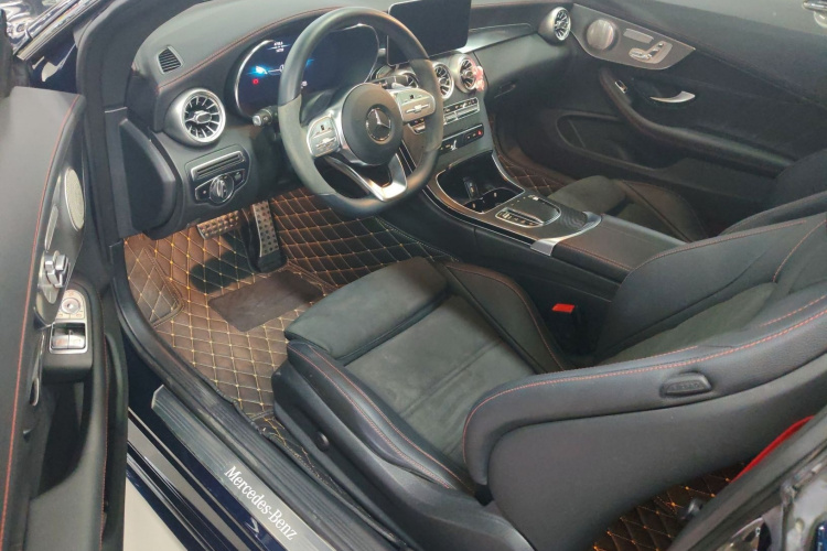 奔驰C级(进口) 2023款 C 260 轿跑车中控内饰7003