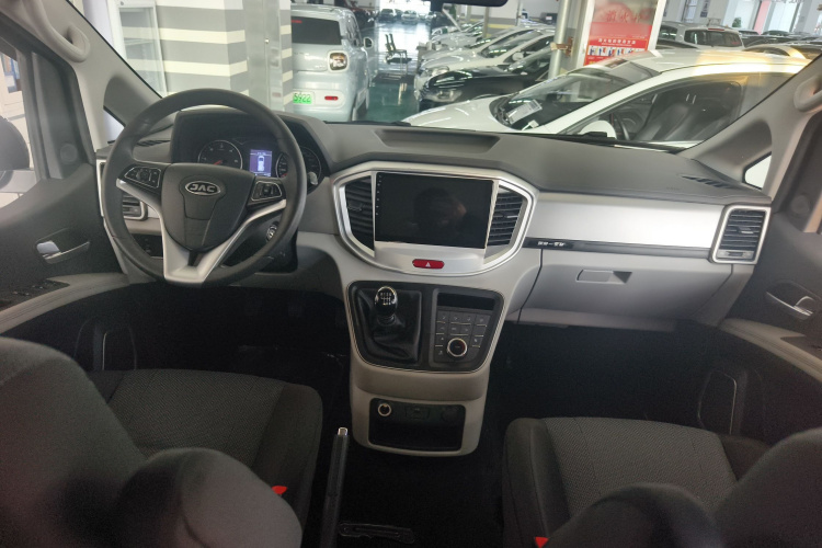 江淮瑞风 瑞风M4 2020款 2.0CTI 柴油 手动劲锐型 国VI中控内饰7003