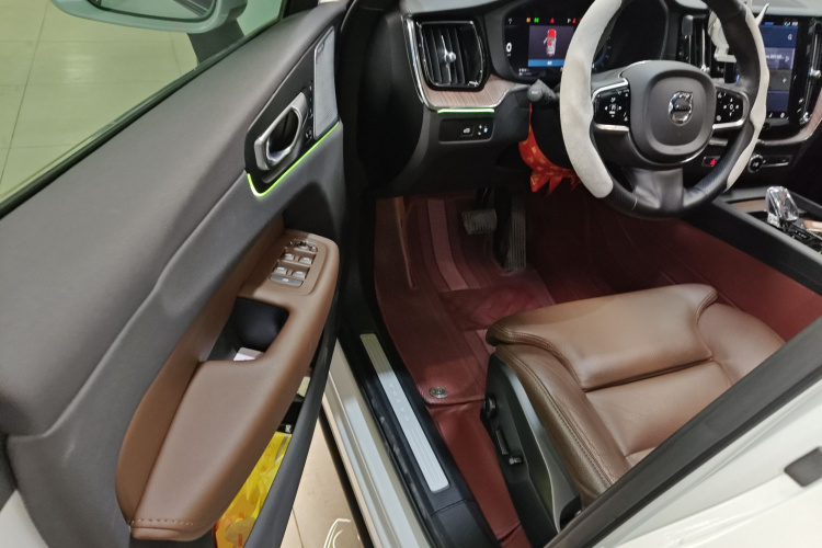 沃尔沃XC60 2024款 B5 四驱智远豪华版中控内饰7003