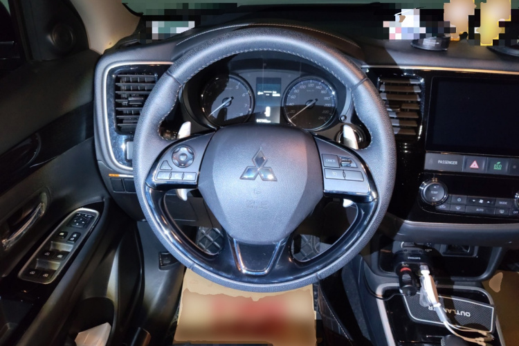 三菱 欧蓝德 2020款 2.4L 四驱致享版 7座中控内饰13
