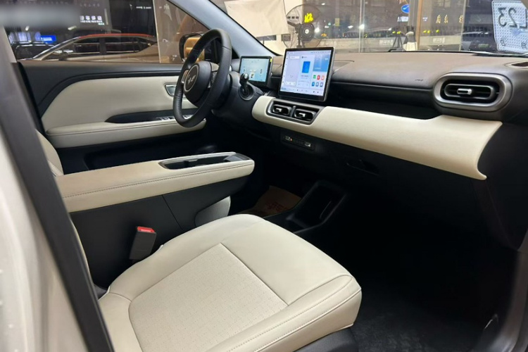 五菱汽车 五菱缤果PLUS 2024款 330km 五座版车身外观6003