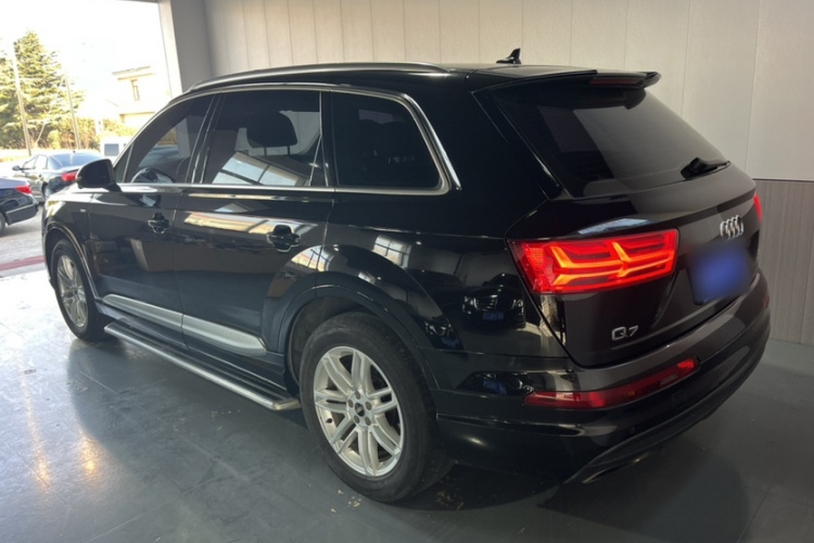 奥迪Q7 2018款 40 TFSI 舒适型车身外观6003