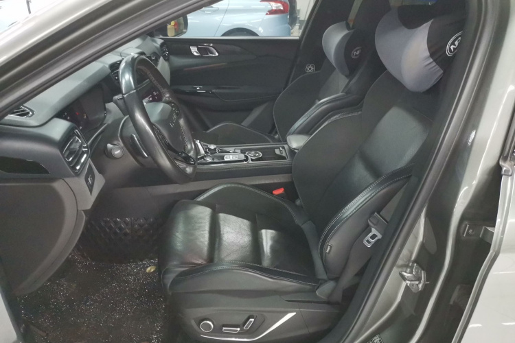 领克03 2022款 2.0TD DCT劲Pro中控内饰19