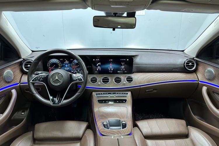 奔驰E级 2021款 改款 E 260 L中控内饰7003