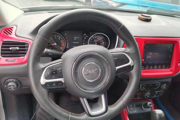 Jeep 指南者 2017款 200T 自动家享版局部细节13