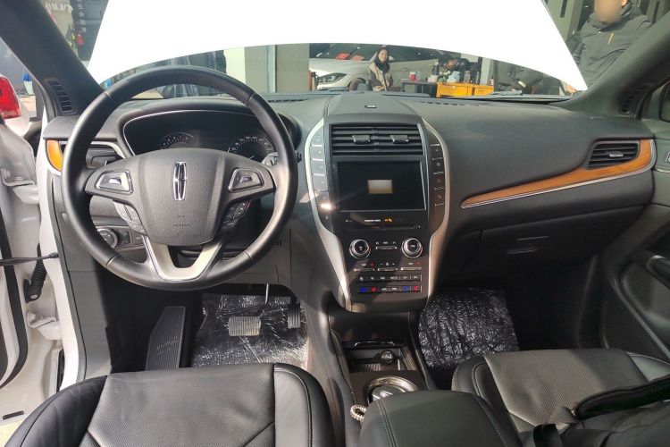 林肯MKC 2017款 2.0T 四驱尊雅版中控内饰12