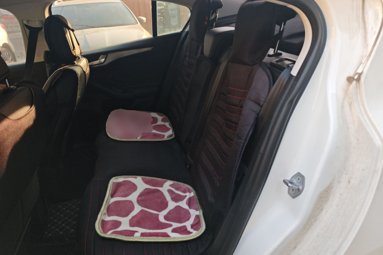 福特 福克斯 2020款 三厢 EcoBoost 180 自动锋潮型中控内饰21