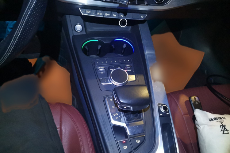 奥迪A4L 2019款 40 TFSI 时尚型 国V局部细节18