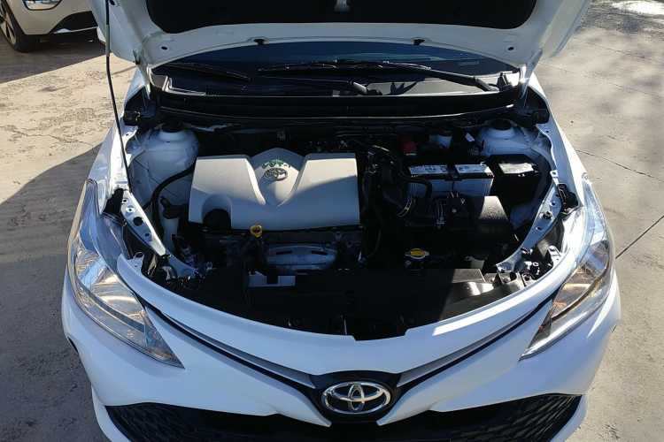 丰田 威驰FS 2017款 1.5L CVT锋驰版机舱底盘24