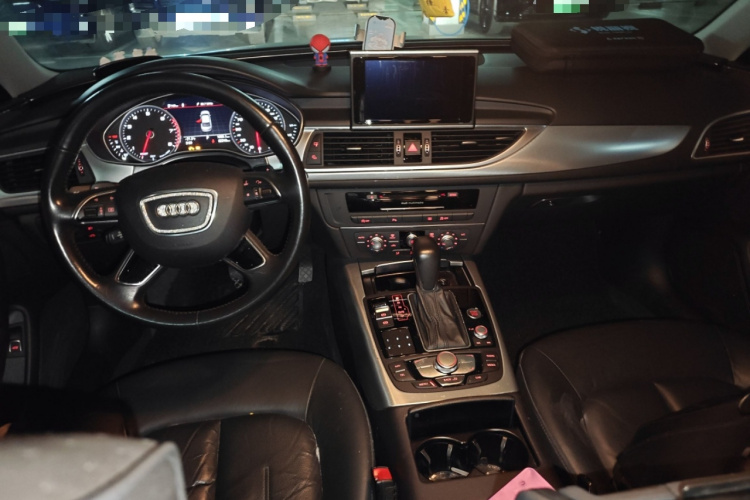 奥迪A6L 2017款 30 FSI 技术型中控内饰12