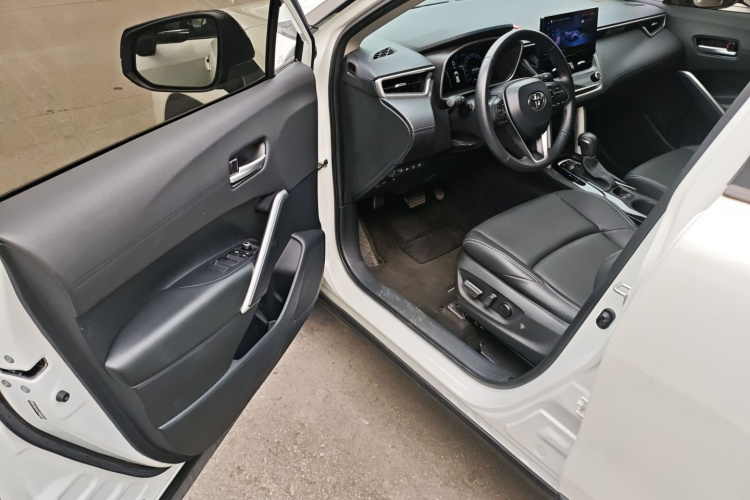 丰田 锋兰达 2023款 2.0L 智能电混双擎 尊贵版中控内饰20