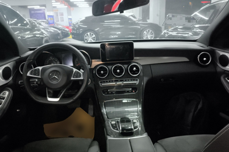 奔驰C级 2018款 C 200 运动版中控内饰12